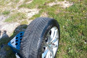 gomme con cerchioni in lega BMW X1