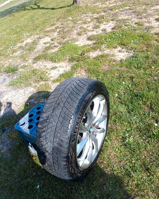 gomme con cerchioni in lega BMW X1
