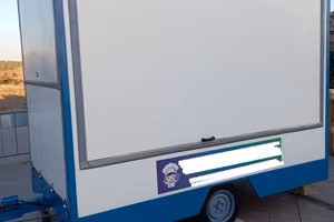 Carrello foodtruk adibito a panineria
