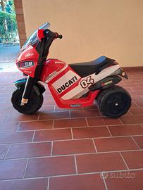 Moto elettrica bimbo pegperego +2 anni