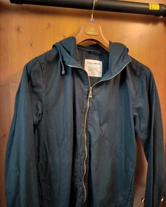 Giubbino blu in cotone.