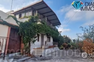 Casa indipendente con 20.000 mq di terreno