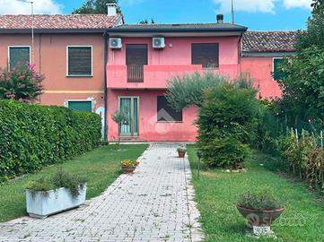 VILLA A SCHIERA A MOGLIANO VENETO