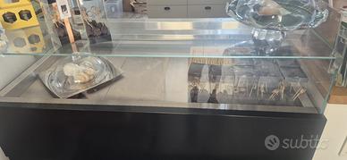 Vetrina pasticceria