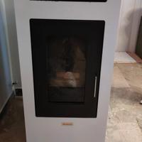 Stufa a pellet Foco 16 kW 