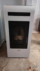 Stufa a pellet Foco 16 kW 