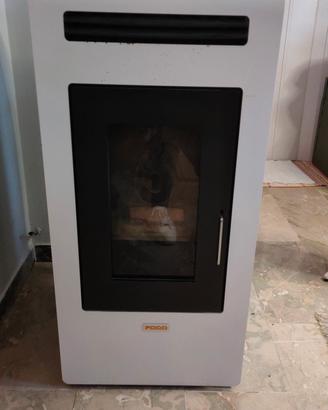 Stufa a pellet Foco 16 kW 