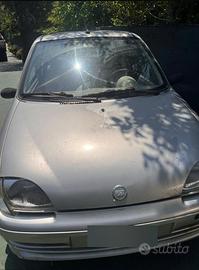 Macchina fiat 600