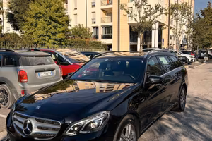 MERCEDES E 220 4 MATIC