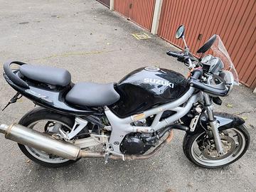 Moto Suzuki