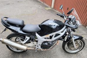 Moto Suzuki