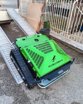 Robot trinciaerba cingolato Peruzzo robogeko 80