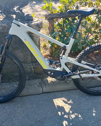 e-bike in carbonio 