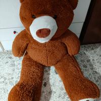 Pupazzo gigante orso