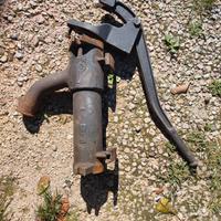 pompa a mano per pozzo 