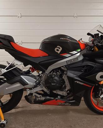 Aprilia rs660 