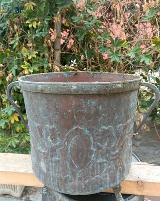 Vaso da fiori in rame