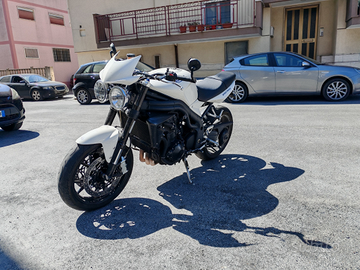 Triumph speed triple 1050 09