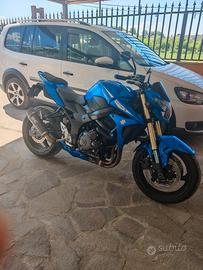 Suzuki gsr 750 ABS