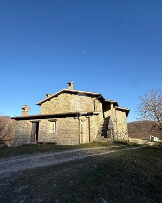 CASA SEMINDIPENDENTE A GUBBIO