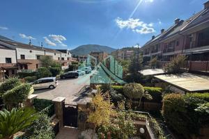 Villetta a schiera di 290 m² con più di 5 locali e