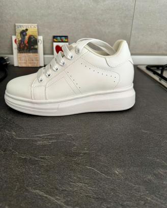 scarpe mai indossate rialzo interno n 38