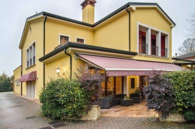 Immobile di 750 m² con più di 5 locali a Torreglia