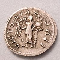 R83Riproduzione moneta romana, denario di Settimo