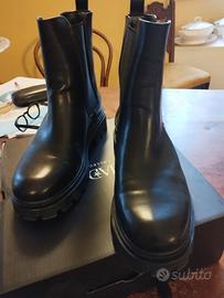 stivaletti sportivi nuovi