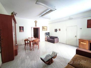 3 LOCALI A NAPOLI