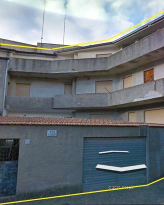 Casa indipendente: 3 livelli, cantina & parcheggio