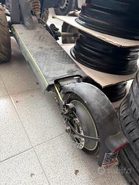 Monopattino navee xiaomi oxelo quad