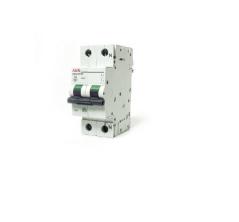 Interruttore elettrico magnetotermico 2p 1+n 16a 4