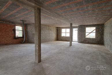 Appartamento allo stato grezzo-200 m²