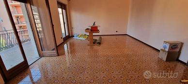 Acireale(Grassi Bertazzi) grande 5 vani + garage