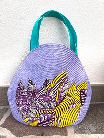 Borsa in rafia bicolor con ricamo fatta a mano