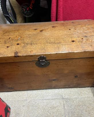 Cassapanche e Bauli Antichi in Legno (6 Pezzi)