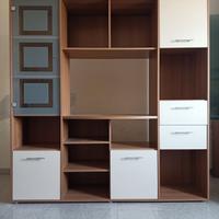 mobile a parete con vetrina