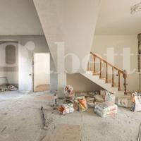Casa indipendente in fase di ristrutturazione
