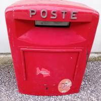 Cassetta postale dismessa