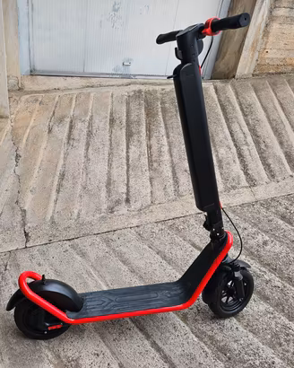 Monopattino Elettrico 450W  36V velocità 35km /h