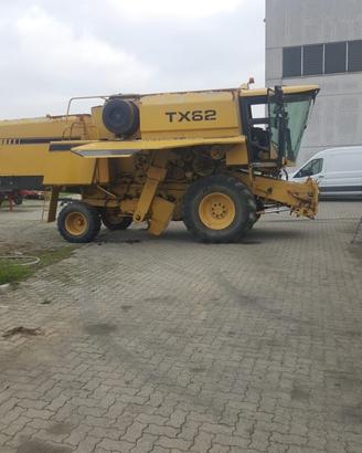 Mietitrebbia trebbia new holland tx 62 tx62