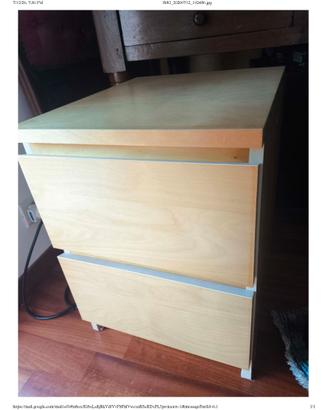 comodino ikea in legno chiaro
