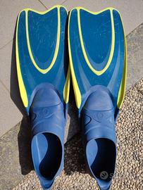 pinne snorkeling numero 44/45 decathlon 