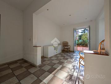 4 LOCALI A SESTRI LEVANTE