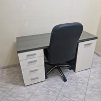 scrivania + sedia