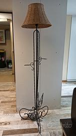 lampada ferro battuto paralume vimini