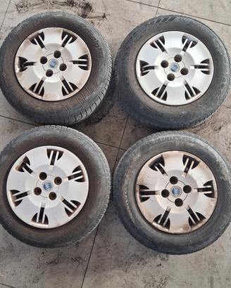 Set 4 cerchi ferro 13" Panda/500 con copricerch