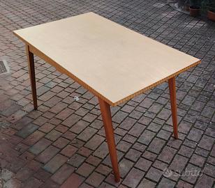 Tavolo legno e formica anni 70