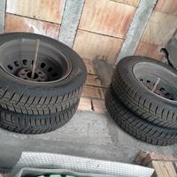 Cerchi in ferro con gomme termiche 135 80 r13 